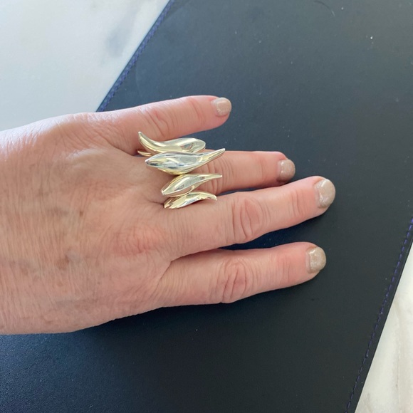 Tiffany &Co. Frank Gehry Silver Fish Ring - Picture 4 of 8